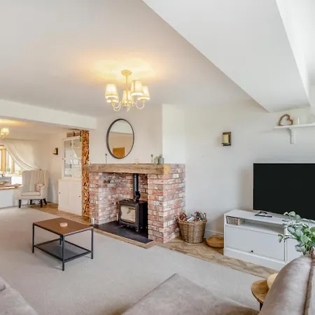 בית נופש 4 Bed In Warmley Oc-p32755 בריסטול