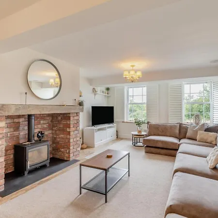 4 Bed In Warmley Oc-p32755 בית נופש