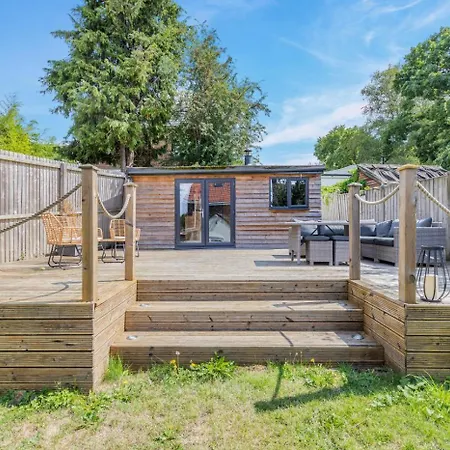 בית נופש 4 Bed In Warmley Oc-p32755 *